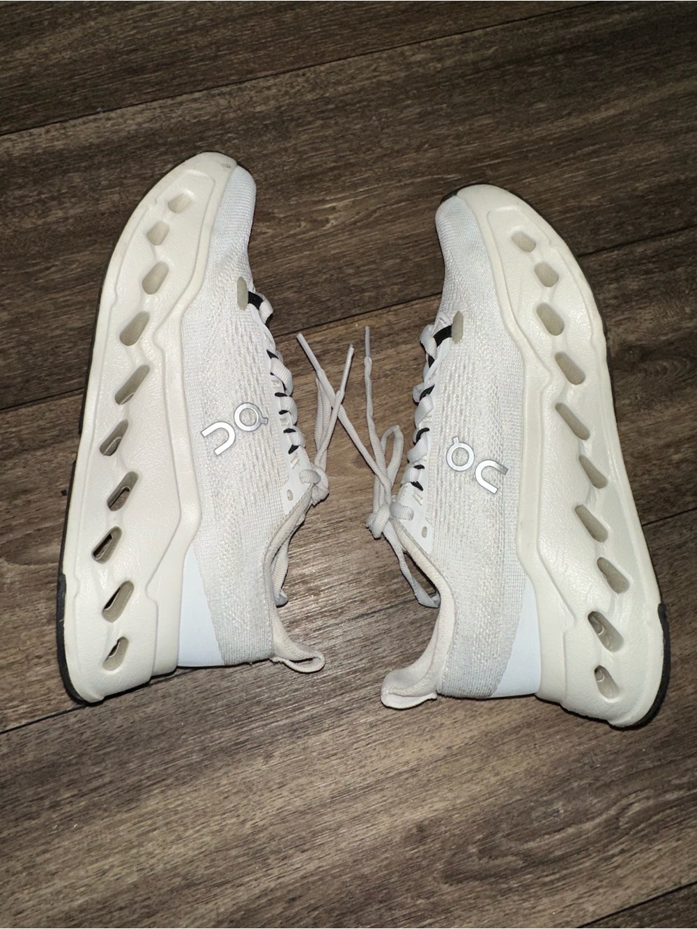 On Running On Cloudsurfer Max Women's Sneakers - Picture 7 of 16